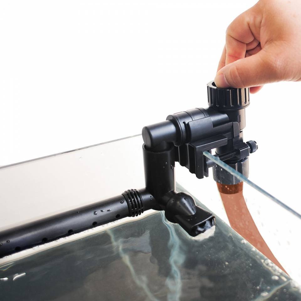 Aquatop CF MKII spray bar and intake installed on an aquarium rim