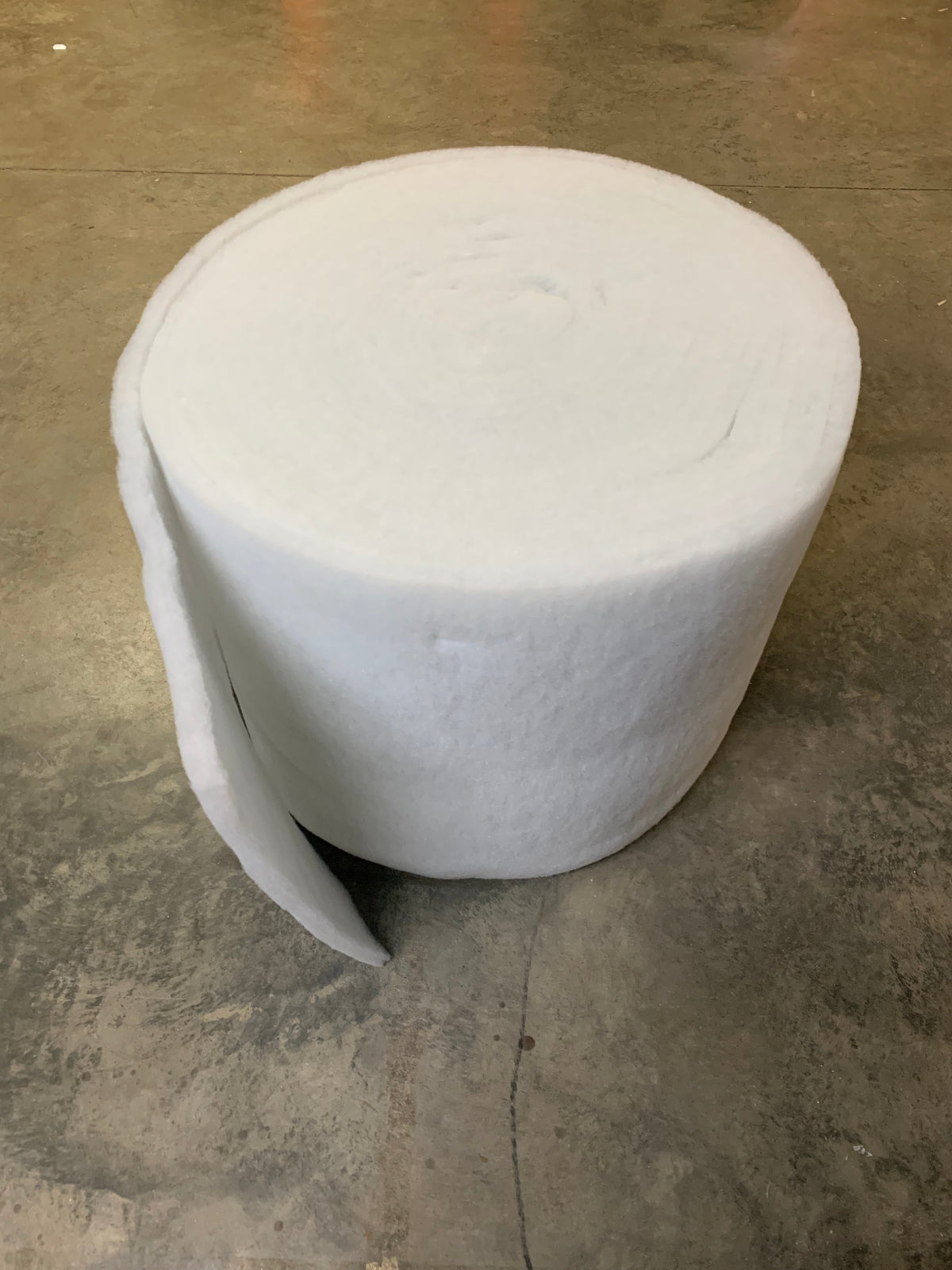 Squeaky's Aquatics bulk white polyester filter floss roll, 26 in x 90 ft