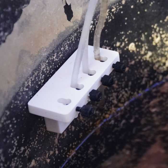 IceCap 4-Tube Magnetic Holder – Neatly Organize Your Dosing Lines